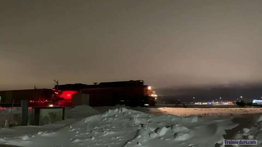 Nighttime empty coal train led by solo EMD SD70ACe w/ funky horn