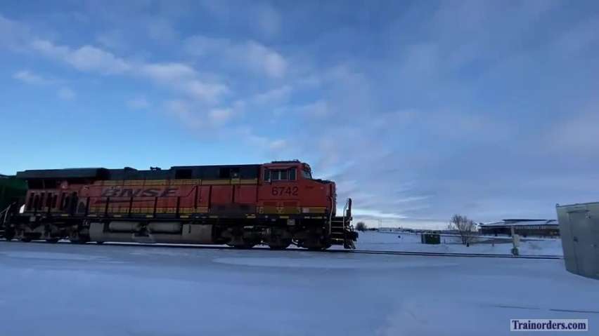 Foreign power on 1x1 Grand Forks, ND -to- Northtown, MN manifest