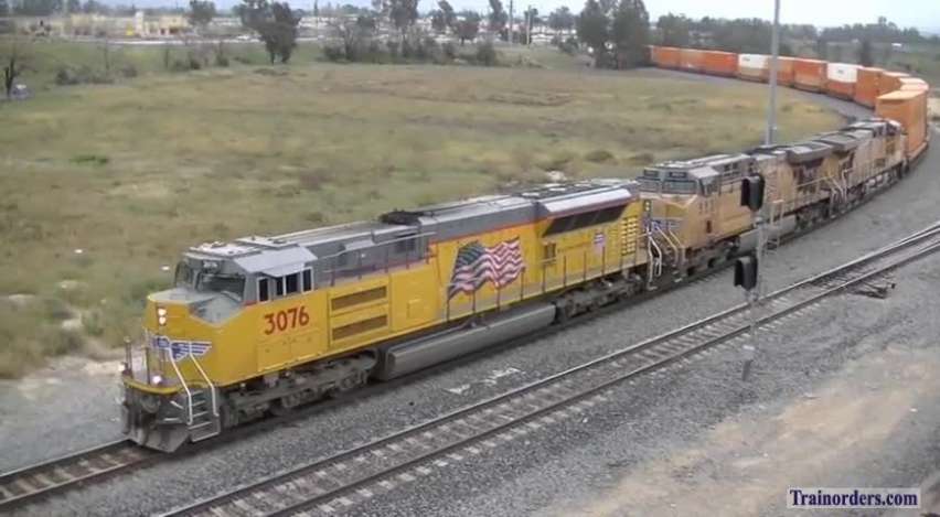 Trains Galore (UP 3076, SD70ACe-T4)
