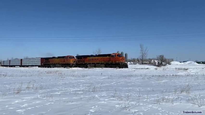 Grand Forks, ND--to--Northtown, MN mixed manifest departing town