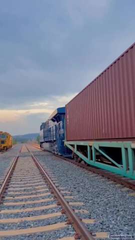 The first Rumo train opens FNS railroad (Brazil)