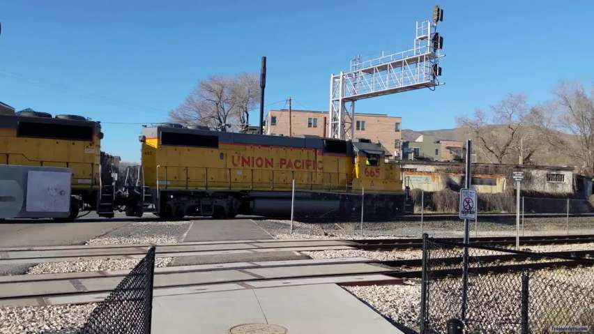 Evening activity in Salt Lake City: 3 trains in one video & more.