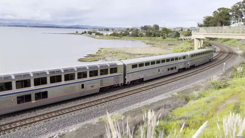5(12) with Phase 7 P42DC 138 & 82 at Pinole, CA